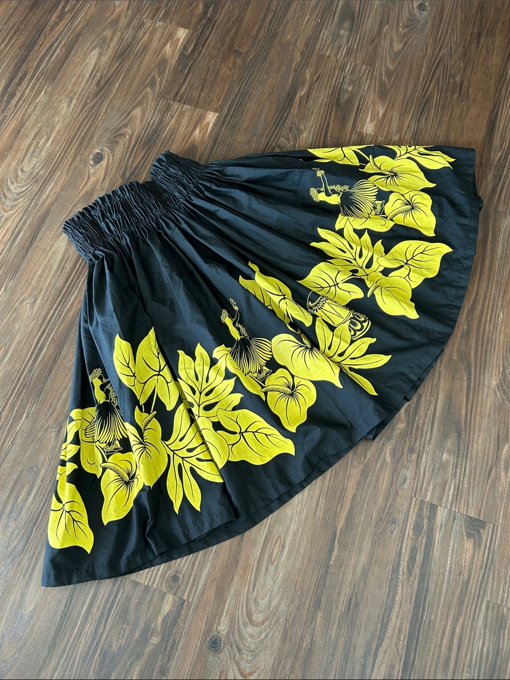 Hawaiian Hula Pau Skirt with Bold Yellow Floral Border